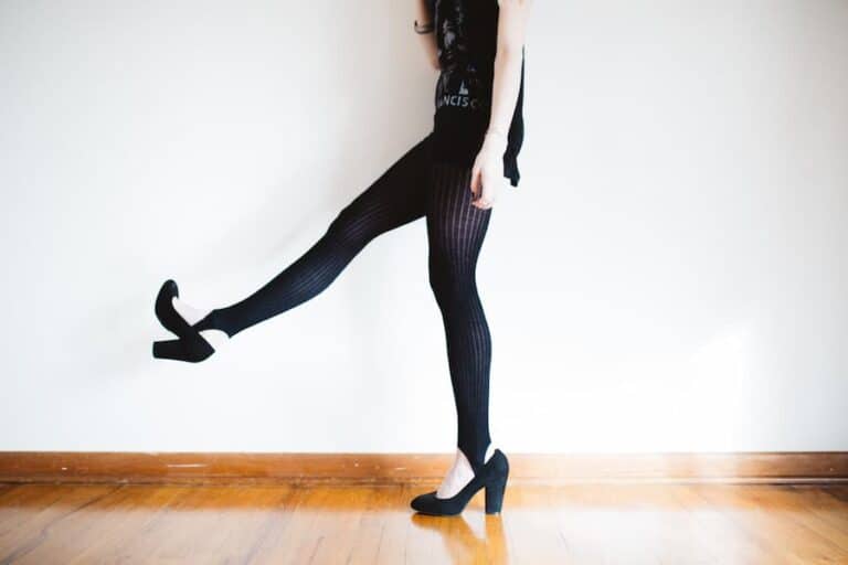 Footless Tights vs Leggings Attire Project