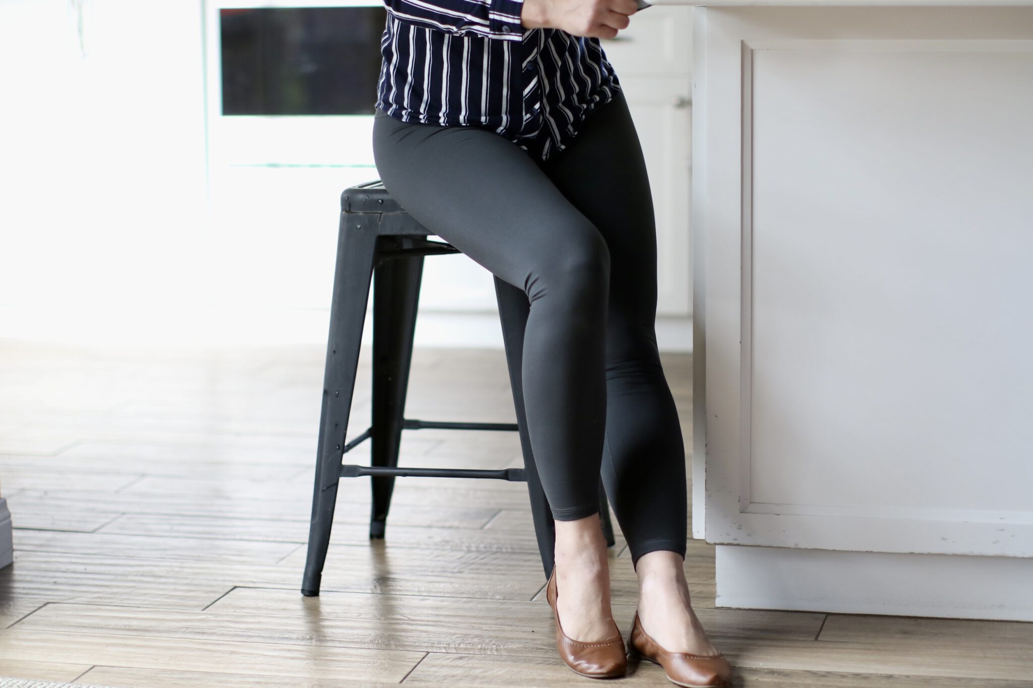 Best Yoga Pants to Hide Cellulite [2024 Review] Attire Project